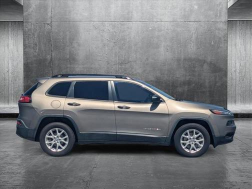 2017 Jeep Cherokee Sport