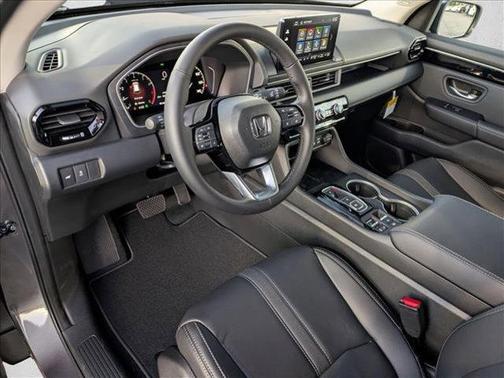 2025 Honda Pilot Touring 8-Passenger