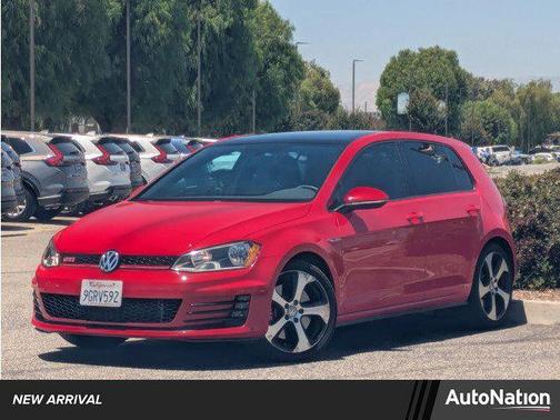 2015 Volkswagen Golf GTI 2.0T SE w/Performance Package 4-Door