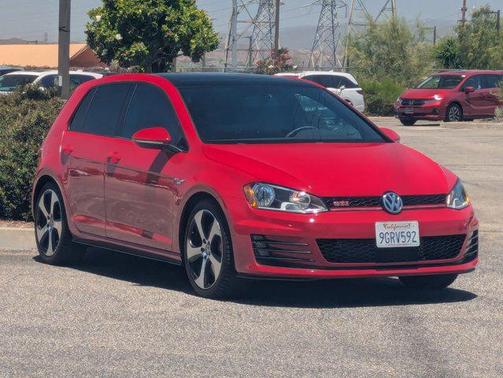 2015 Volkswagen Golf GTI 2.0T SE w/Performance Package 4-Door