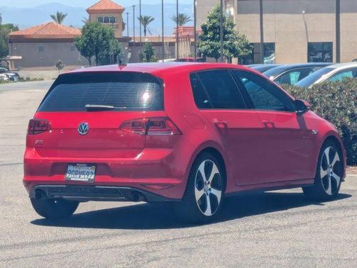 2015 Volkswagen Golf GTI 2.0T SE w/Performance Package 4-Door