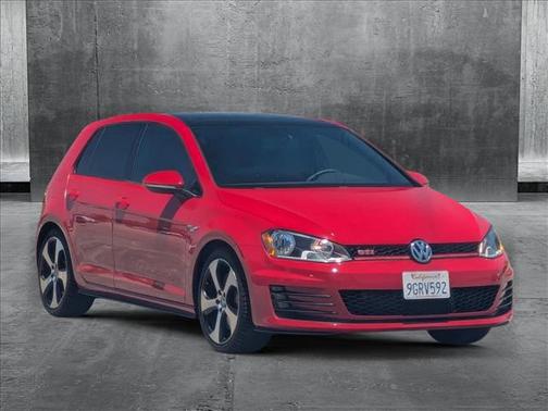 2015 Volkswagen Golf GTI 2.0T SE w/Performance Package 4-Door