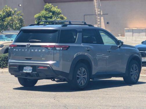 2022 Nissan Pathfinder SV 2WD