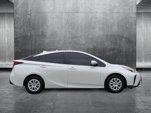 2019 Toyota Prius LE