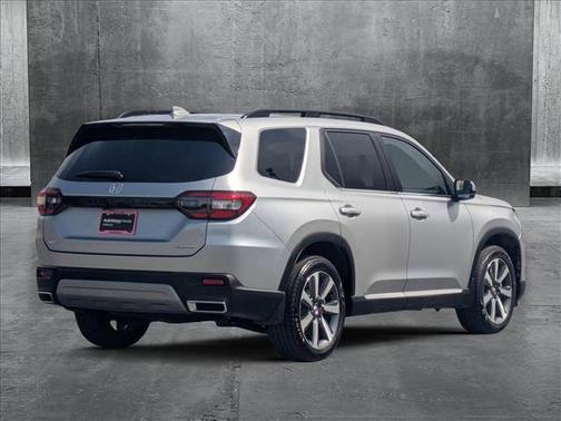 2024 Honda Pilot Touring 8-Passenger