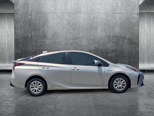 2022 Toyota Prius L