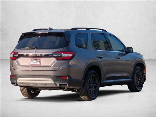 2025 Honda Pilot Touring 8-Passenger