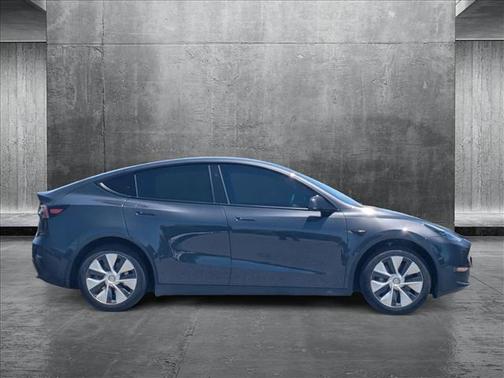 2024 Tesla Model Y Long Range Dual Motor All-Wheel Drive