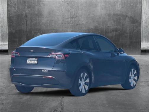 2024 Tesla Model Y Long Range Dual Motor All-Wheel Drive