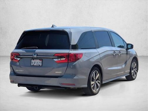 Sonic Gray Pearl 2024 Honda Odyssey Touring