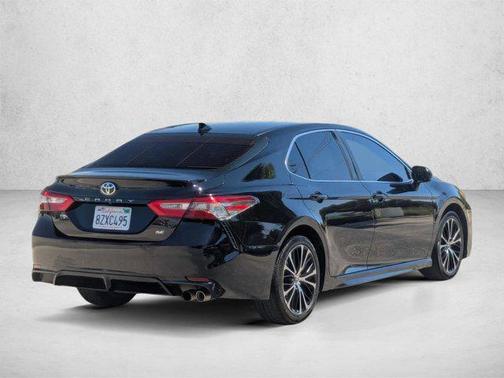 Midnight Black Metallic 2019 Toyota Camry SE