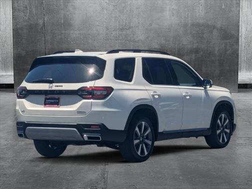 2025 Honda Pilot Touring 8-Passenger