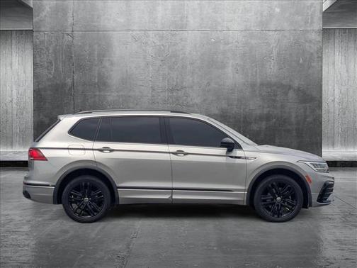 2022 Volkswagen Tiguan 2.0T SE R-Line Black 4MOTION