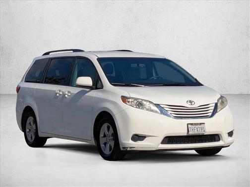 2015 Toyota Sienna LE