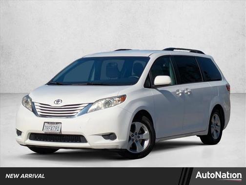 2015 Toyota Sienna LE