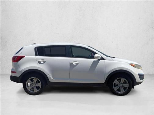 Clear White 2013 Kia Sportage LX