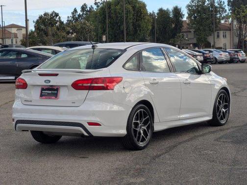 Oxford White 2016 Ford Focus SE