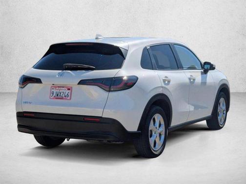 Platinum White Pearl 2024 Honda HR-V LX