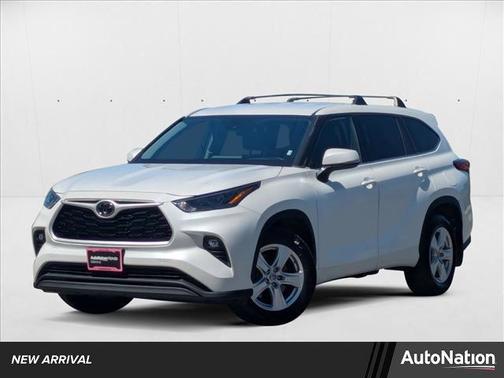 2022 Toyota Highlander LE