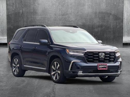2025 Honda Pilot Touring 8-Passenger