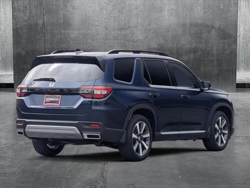 2025 Honda Pilot Touring 8-Passenger