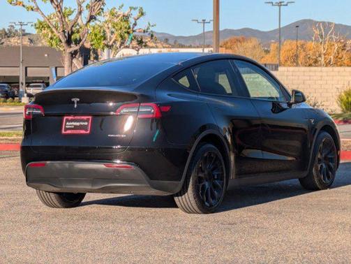 2023 Tesla Model Y Long Range Dual Motor All-Wheel Drive