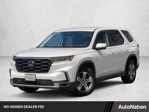 White 2023 Honda Pilot AWD EX-L 8 Passenger