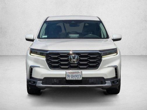 White 2023 Honda Pilot AWD EX-L 8 Passenger