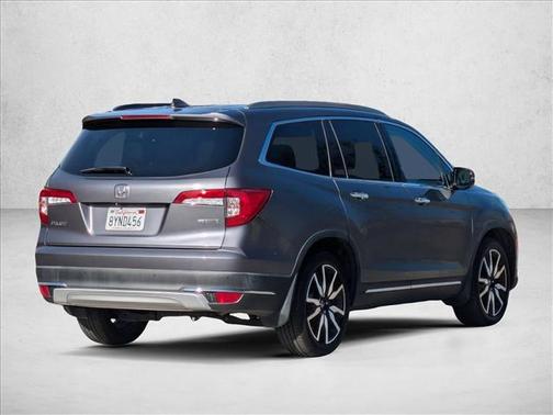 2022 Honda Pilot Touring 8-Passenger