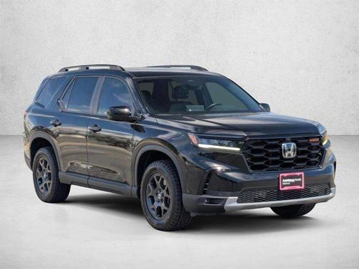 Crystal Black Pearl 2025 Honda Pilot TrailSport