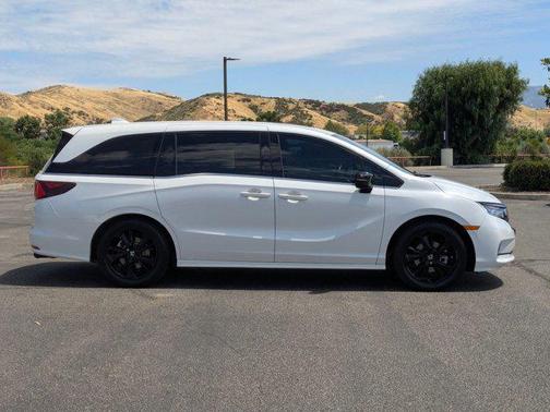 Platinum White Pearl 2023 Honda Odyssey Sport
