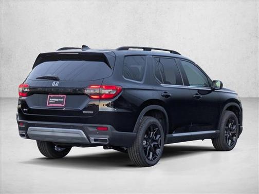 2025 Honda Pilot Touring 8-Passenger