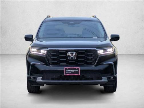 2025 Honda Pilot Touring 8-Passenger