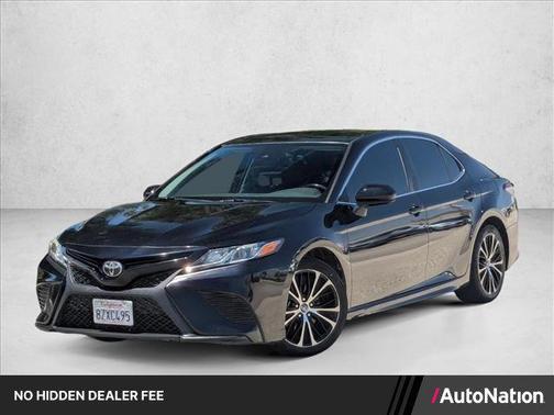 Midnight Black Metallic 2019 Toyota Camry SE