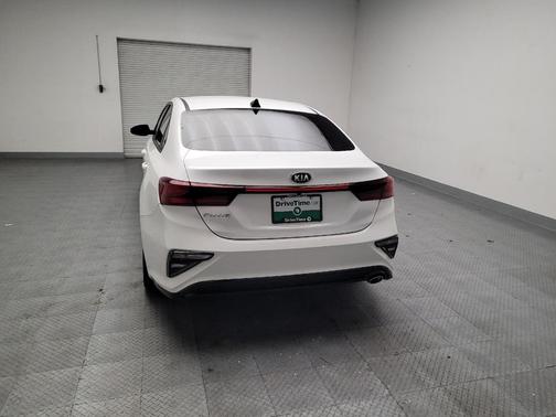 Snow White Pearl 2021 Kia Forte LXS