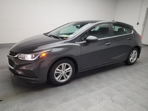 Gray 2017 Chevrolet Cruze LT