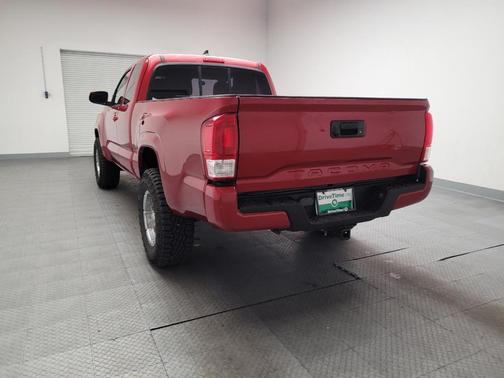 2017 Toyota Tacoma SR