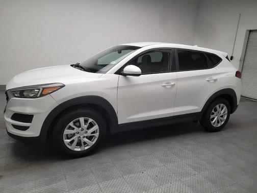 White Pearl 2019 Hyundai TUCSON SE