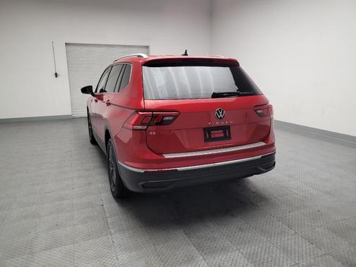 Kings Red Metallic 2022 Volkswagen Tiguan 2.0T SE