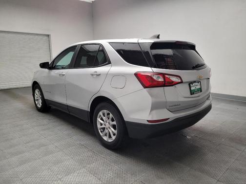 Silver Ice Metallic 2021 Chevrolet Equinox LS