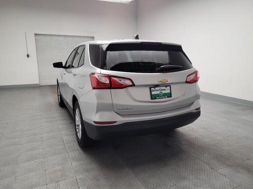 Silver Ice Metallic 2021 Chevrolet Equinox LS