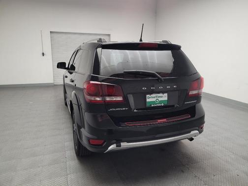 Pitch Black Clearcoat 2020 Dodge Journey Crossroad