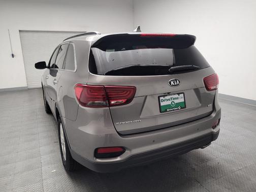 Titanium Silver 2019 Kia Sorento LX
