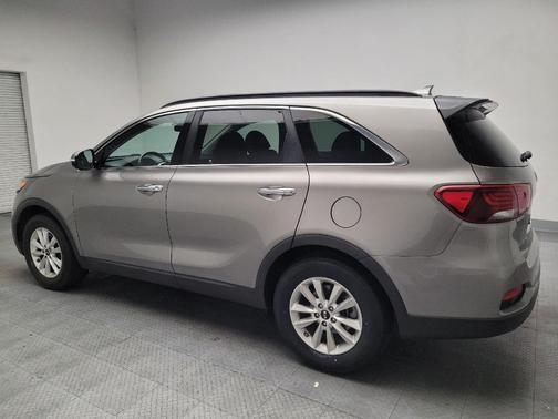Titanium Silver 2019 Kia Sorento LX