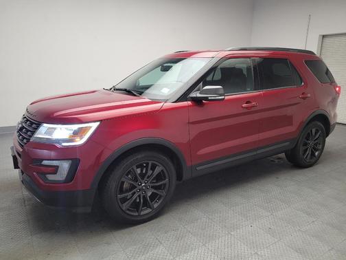 Magnetic Metallic 2017 Ford Explorer XLT