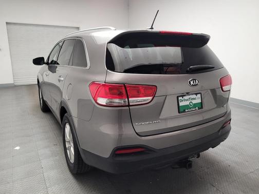 Titanium Silver 2018 Kia Sorento LX
