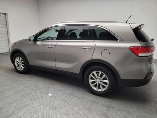 Titanium Silver 2018 Kia Sorento LX