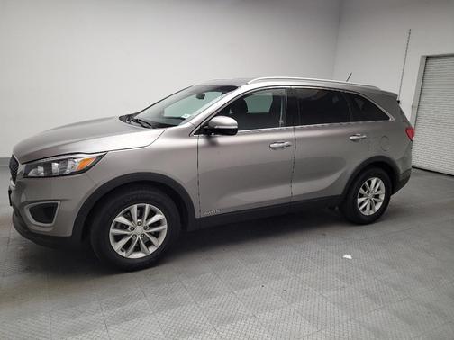 Titanium Silver 2018 Kia Sorento LX