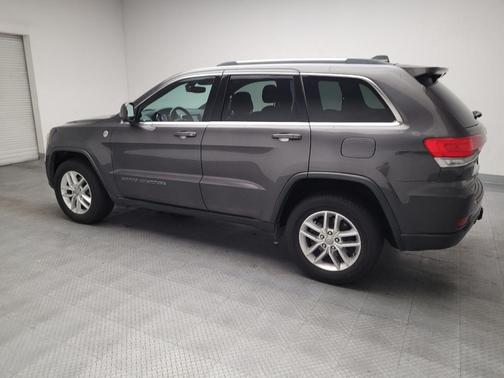 Granite Crystal Metallic Clearcoat 2017 Jeep Grand Cherokee Laredo