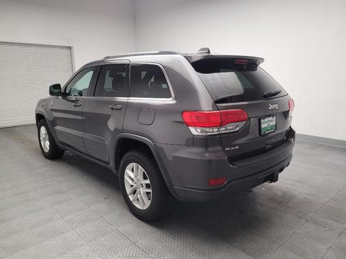 Granite Crystal Metallic Clearcoat 2017 Jeep Grand Cherokee Laredo